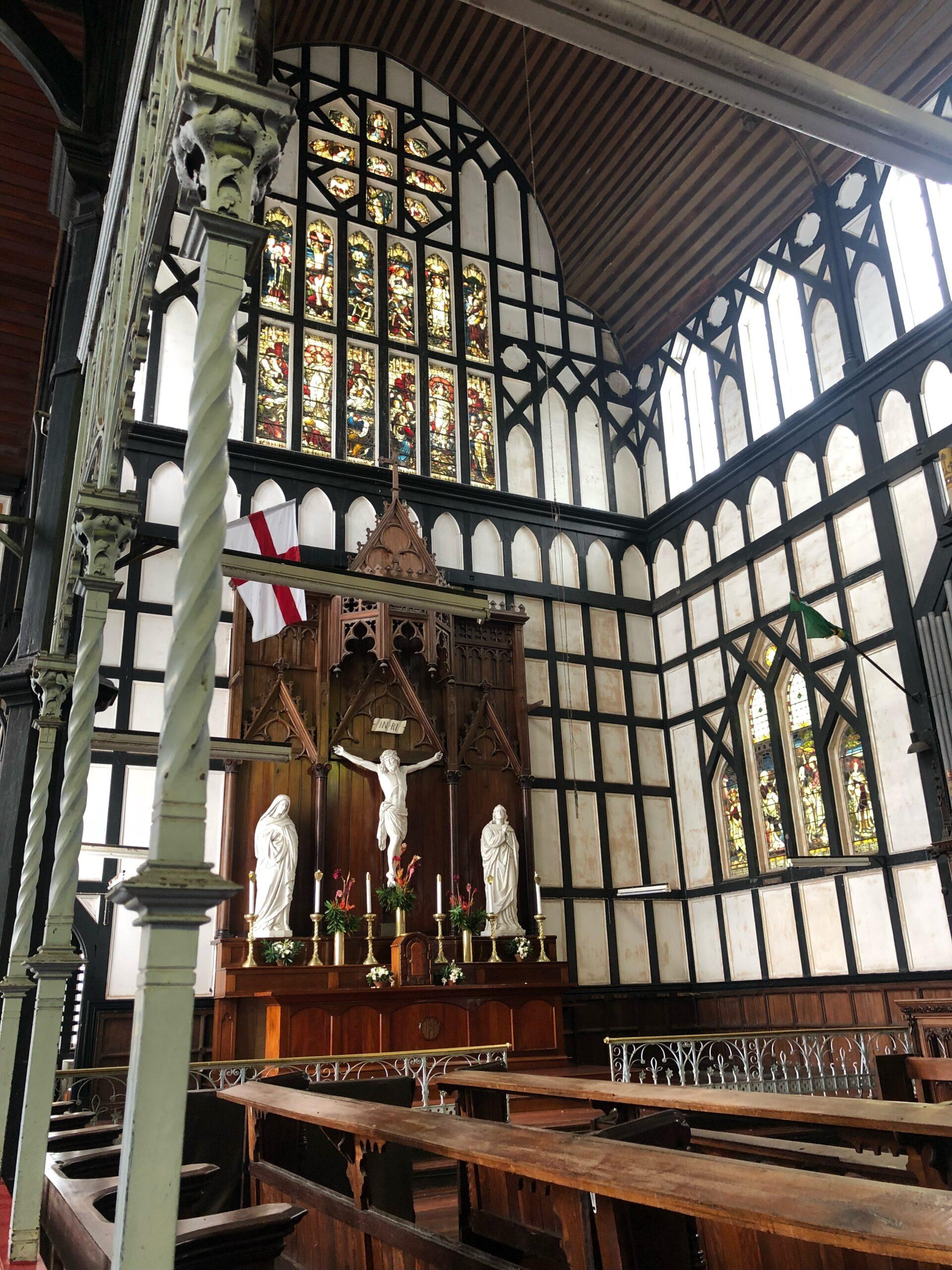 The altar and hammerbeam roof